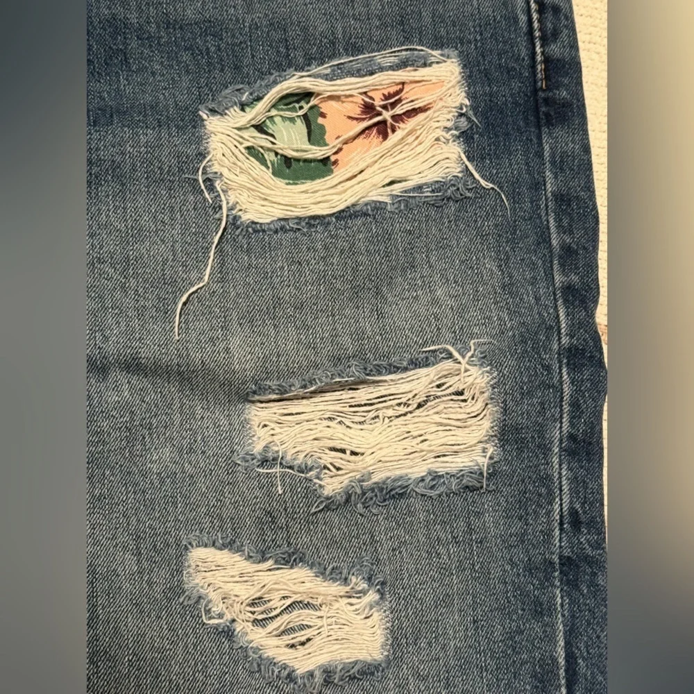 Levi's Distressed Denim Men Shorts